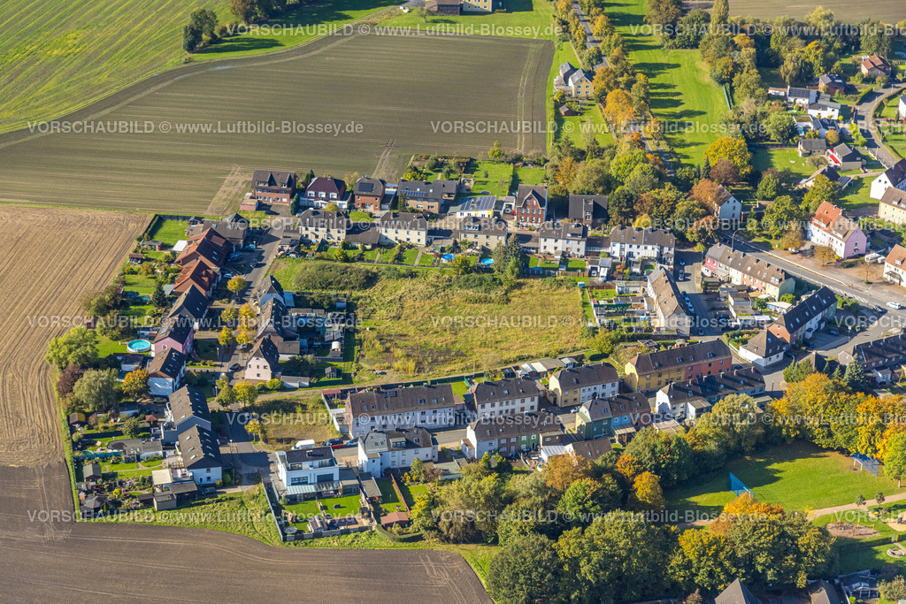 Hamm241007447 | Luftbild, Wohnsiedlung Kupferstraße und Wiesenfläche, Stadtbezirk Pelkum, Hamm, Ruhrgebiet, Nordrhein-Westfalen, Deutschland