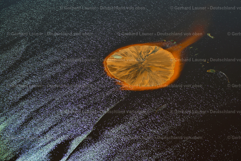 3621970 | kleine Insel in der Rotschlamm Deponie, Stade