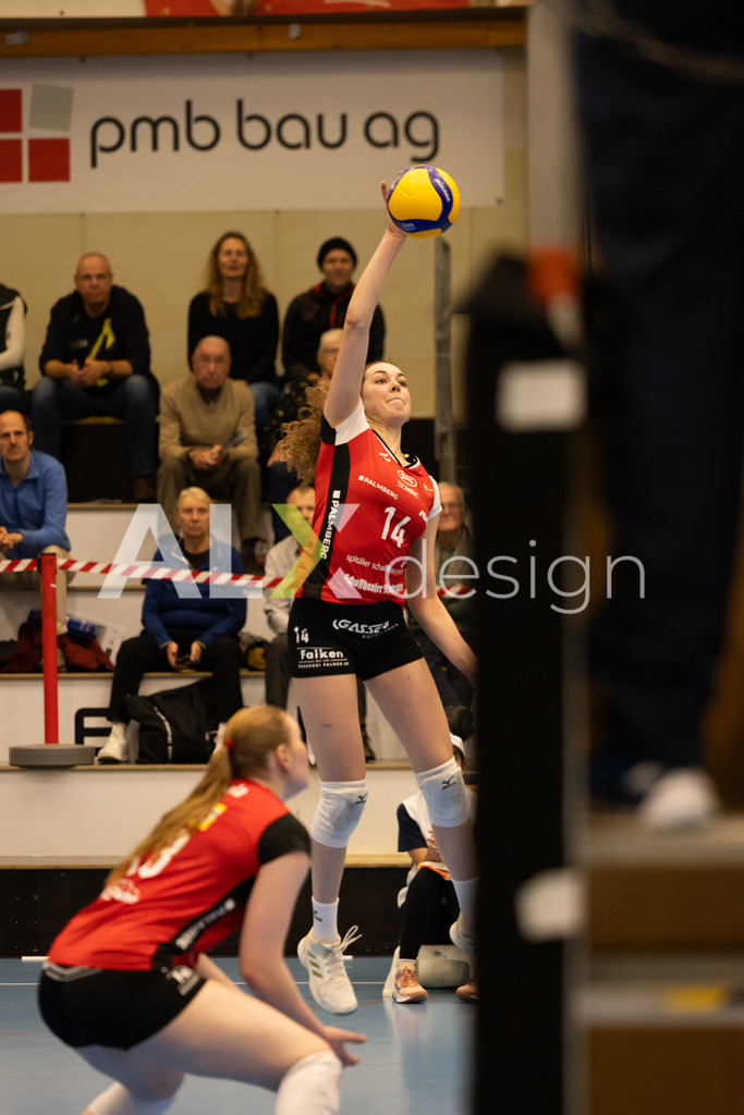 Volleyball I Frauen I Saison 2025-2026 I CEV Volleyball Challenge Cup 2026 | Women I 16th Finals I VC Kanti Schaffhausen - TJ Ostrava I 03.12.2025 | VC Kanti Schaffhausen - 14 Josipa Marković (HR) – Aussen - Realisiert mit Pictrs.com