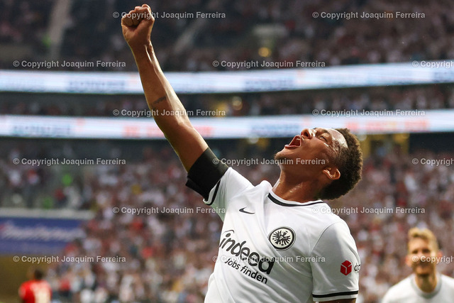 sgevsrblei_3045 | 03.09.2022 xjfx  Fussball 1.Bundesliga Eintracht Frankfurt - RB Leibzig emspor,  v.l.,  Tuta (Eintracht Frankfurt) Torjubel, Goal celebration, celebrate the goal 





(DFL/DFB REGULATIONS PROHIBIT ANY USE OF PHOTOGRAPHS as IMAGE SEQUENCES and/or QUASI-VIDEO) - Realisiert mit Pictrs.com