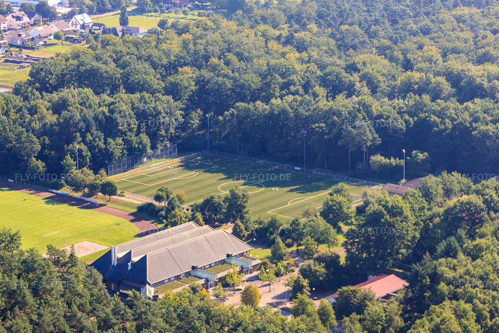 Luftbild: TUS 08 neuer Kunstrasenplatz im Ortsteil Schaidt in Wörth im Bundesland Rheinland-Pfalz in Deutschland. Foto: IMG_31134.jpg vom 07.08.2010 durch Werner Riehm/FLY-FOTO.de