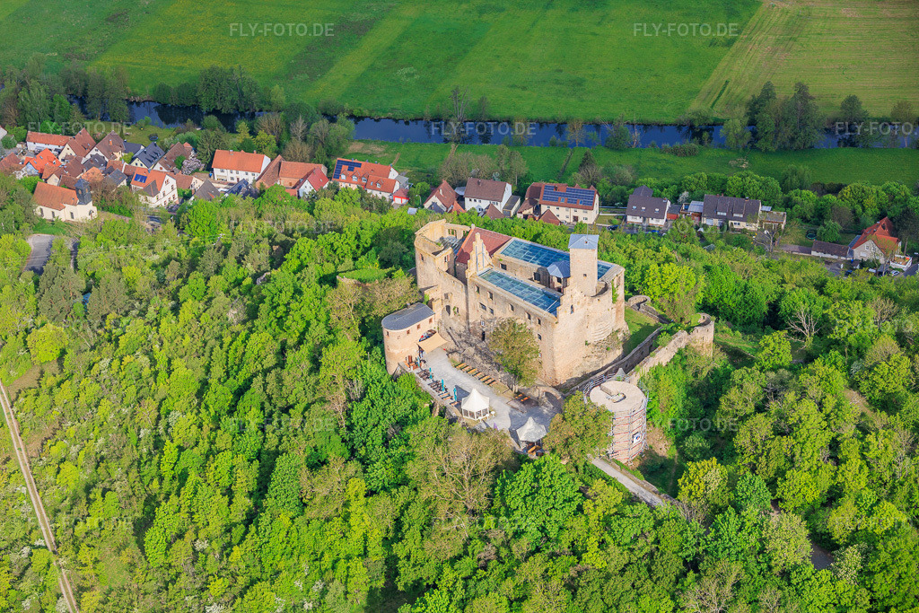 Luftbild: Burg Trimburg von Südosten im Ortsteil Trimberg in Elfershausen im Bundesland Bayern in Deutschland.Foto: IMG_155584.jpg vom 03.05.2026 durch Werner Riehm/FLY-FOTO.deAuflösung des Originals: 6000 x 4000 pxtrimburg.com