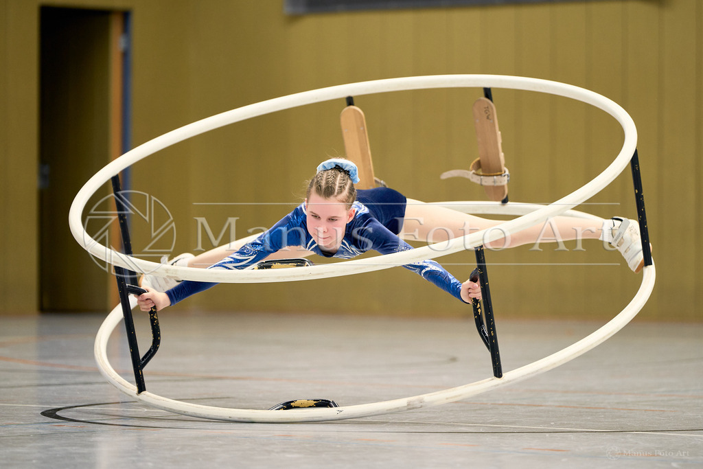 B-DSC01698 | Professionelle Sportfotografie in Hamburg, Schleswig-Holstein und Niedersachsen – spezialisiert auf Rhönrad, Geräteturnen, Leistungsturnen und rhythmische Sportgymnastik. Bundesweite Begleitung von Rhönrad-Events. Jetzt Sport-Fotos - Realisiert mit Pictrs.com