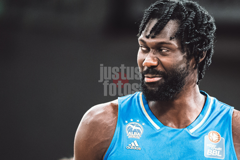 Basketball | Männer | Saison 2023/2024 | easyCredit Basketball Bundesliga | Veolia Towers Hamburg vs. Alba Berlin | 17.04.2024 | Khalifa Koumadje (#21, Alba Berlin)