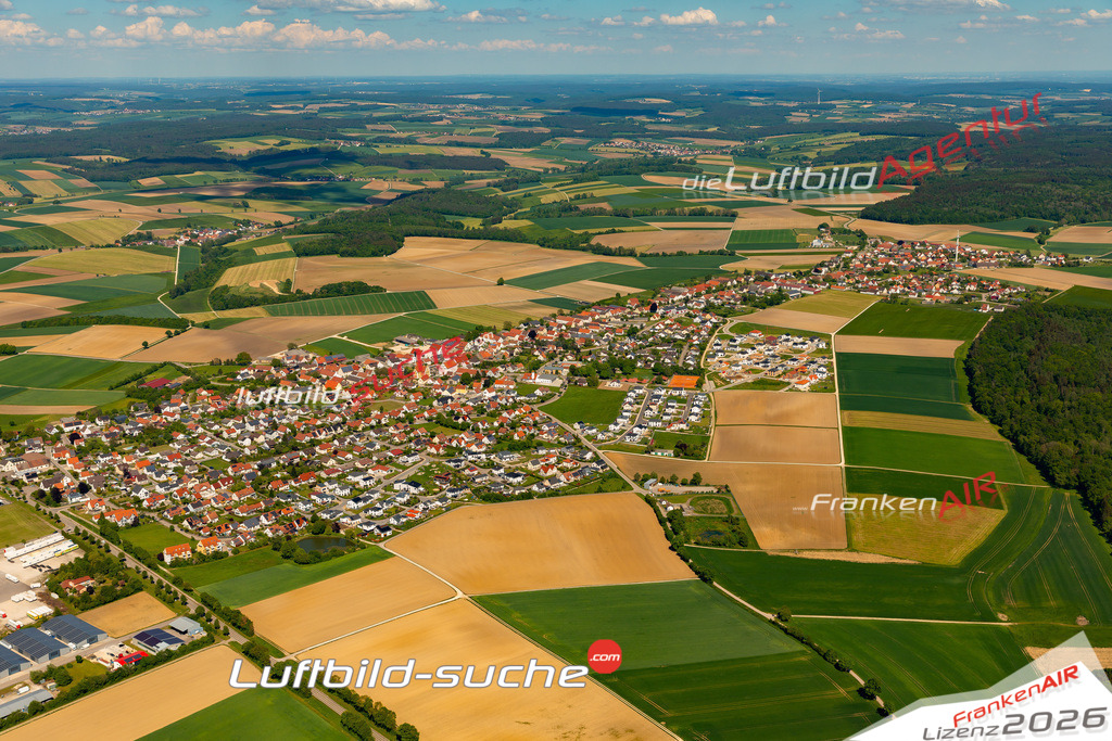 Das Luftbild zeigt :  Buchdorf - Die Luftaufnahme wurde 2024 vom UL-Flugzeug aus erstellt ( keine Drohne ) - Hochauflösende Luftaufnahme - Für grossformatige Ausdrucke geeignet. Die Geschenkidee !Mit Lizenz und Bildrechte bestellbar