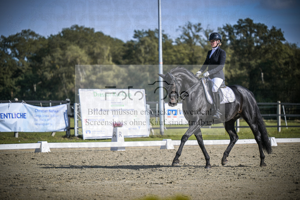 DOS_1531 | Entdecke hochwertige Reitturnierfotos von Foto Oger. Professionell, emotional und authentisch – jetzt Lieblingsmomente im Shop bestellen.Deutschlandweite Turnierfotografie. - Realisiert mit Pictrs.com