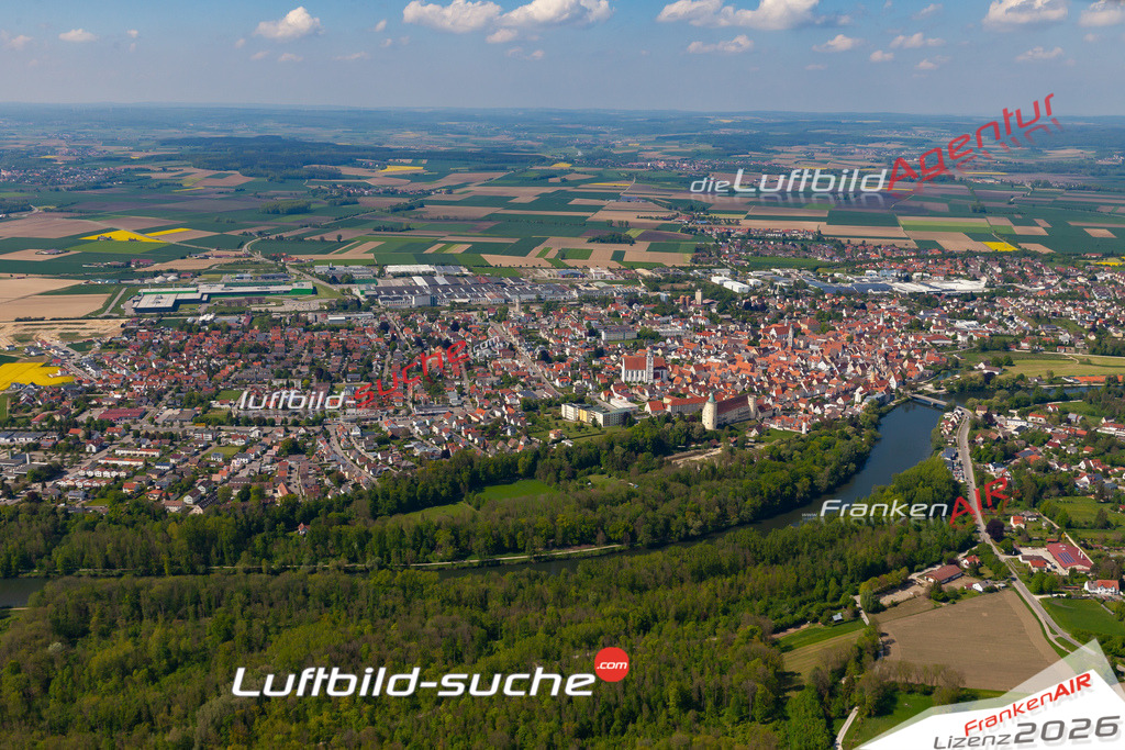 Das Luftbild der Stadt Lauingen wurde 2019 vom Flugzeug heraus erstellt (keine Drohne) Aufnahmehöhe ca.400 Meter- hohe Auflösung- beste Druck-Qualität garantiert!