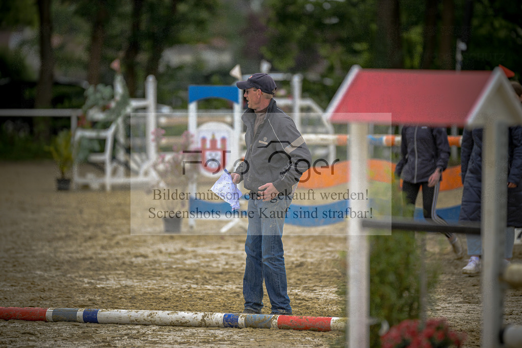 DOS_8936 | Entdecke hochwertige Reitturnierfotos von Foto Oger. Professionell, emotional und authentisch – jetzt Lieblingsmomente im Shop bestellen.Deutschlandweite Turnierfotografie. - Realisiert mit Pictrs.com
