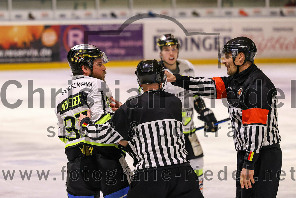 2024-03-01_140_TSV_Erding_gegen_ERSC_Amberg | Erding, Deutschland, 01.03.2024:
Eishockey, Bayernliga Playoffs 2023 / 2024, 5. Spieltag, TSV Erding gegen ERSC Amberg, Endergebnis: 9:0

Daniel Krieger (ERSC Amberg, #97)

Foto: Christian Riedel / fotografie-riedel.net