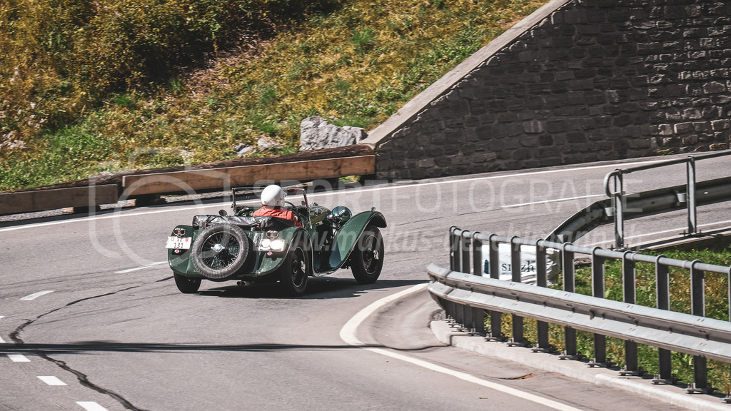 19. Arosa ClassicCar 2023 - 2. September 2023 | 19. Arosa ClassicCar 2023
Arosa, Schweiz
Saredi Dany aus Küssnacht mit der Startnummer 244 in einem SS Cars SS Jaguar 100, Jahrgang 1937, in der Klasse Classic Trophy.
@arosaclassiccar, @arosa.official, #arosaclassiccar, #arosa, #76curves, #classiccar
Bild: Sportfotografie Markus Aeschimann | www.markus-aeschimann.ch - Realisiert mit Pictrs.com
