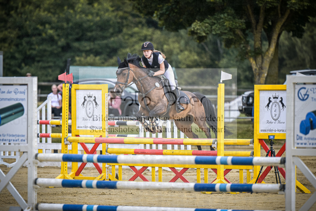 DOS_7318 | Entdecke hochwertige Reitturnierfotos von Foto Oger. Professionell, emotional und authentisch – jetzt Lieblingsmomente im Shop bestellen. - Realisiert mit Pictrs.com