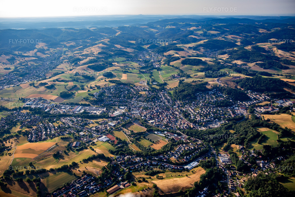 Luftbild: Ortsansicht von Nordwesten in Mörlenbach im Bundesland Hessen in Deutschland. Foto: IMG_137009.jpg vom 24.06.2023 durch Werner Riehm/FLY-FOTO.de