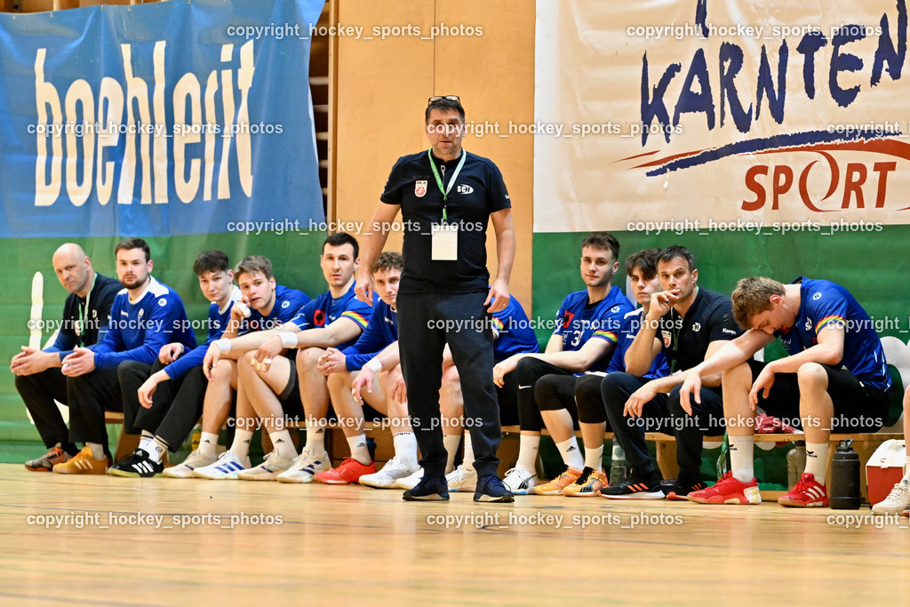 SC Ferlach vs. ALPLA HC Hard | Spielerbank SC Ferlach, Headcoach SC Ferlach BEGUS Robert, SC Ferlach vs. ALPLA HC Hard, SC Ferlach vs. ALPLA HC Hard am 05.04.2025 in Ferlach (Ballspielhalle Ferlach), Austria, (Photo by Bernd Stefan)