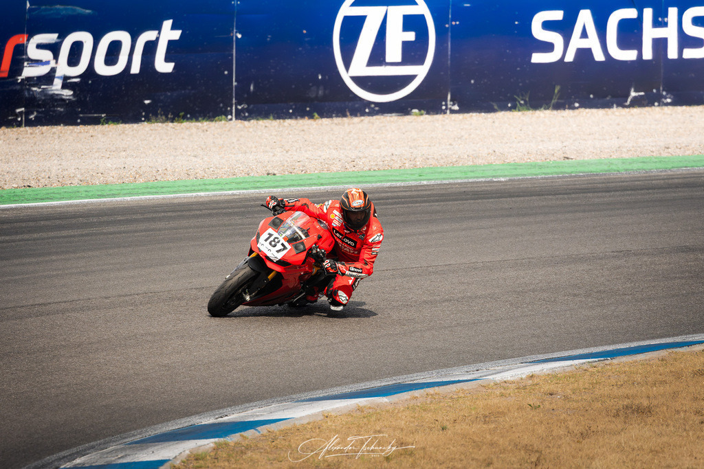 Ducati Trackday Hockenheimring 2026 | Entdecken Sie die faszinierende Welt von Alexander Tschuncky Arts: Kreative Fotografie, atemberaubende Automobilkunst und hochwertiger Bilderdruck. Lassen Sie sich inspirieren! - Realisiert mit Pictrs.com