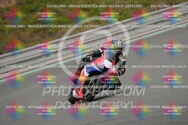 2025_09_13_PBK_23585 | Sportfotografie; SlowMotion; Video; Rennstrecke; Hafeneger; RSE; Speer; Trackday; Motorsportarena; Hockenheimring; Brno; Most; Barcelona; Valencia, Benny; Kaetzmer;