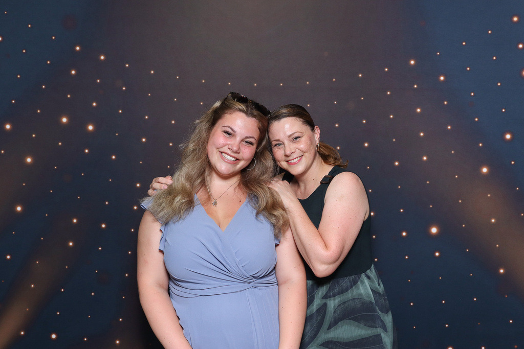 ZD260628112736-3 | Fotoshop von zweidimensional Fotografie. Ihr Fotograf im Aargau. Abzüge von Ihrem Fotobox Event bestellen.Abzüge von Ihrem Hochzeit bestellen.Abzüge von Ihrem Schulfotograf bestellen.