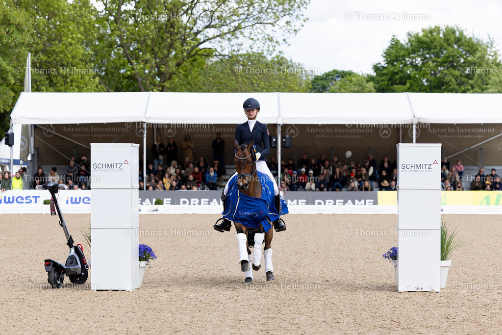 TH_Pony Derby_ 557-LEVIEN Sophie (GER)_ Carlo Carlucci_37641 | Deutsches Spring- und Dressur-Derby 2026 am 15.05.26 in Hamburg, Pony Derby, 557LEVIEN Sophie (GER), Carlo Carlucci