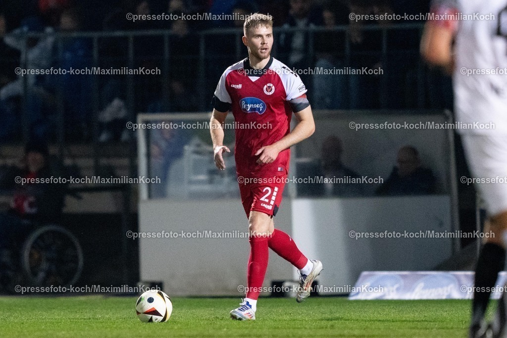 xYDR12032501075 | 12.03.2025, xydrx, Fußball, Viktoria Köln - Rot-Weiss Essen, 3.Liga, Sportpark Höhenberg, Saison 2024 2025:  Lars Dietz (Viktoria Köln #2).DFB regulations prohibit any use of photographs as image sequences and or quasi-video.
