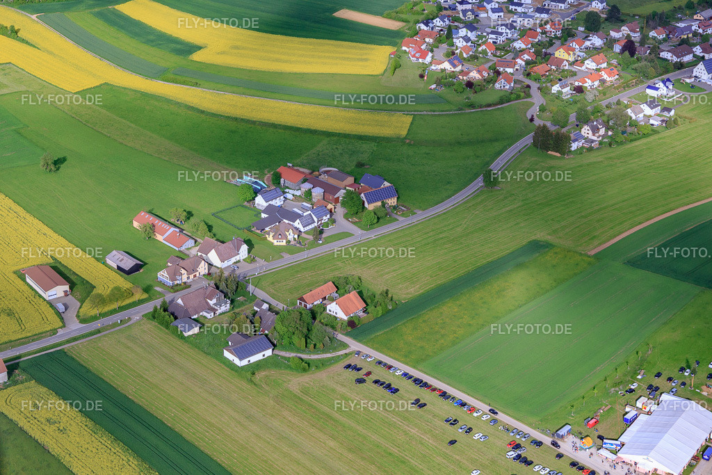 Dunninger Straße https://viehhandlung-wetzel.de/ | Luftbild: Dunninger Straße https://viehhandlung-wetzel.de/ im Ortsteil Lackendorf in Dunningen im Bundesland Baden-Württemberg in Deutschland. Foto: IMG_114595.jpg vom 30.05.2019 durch Werner Riehm/FLY-FOTO.de - Realisiert mit Pictrs.com