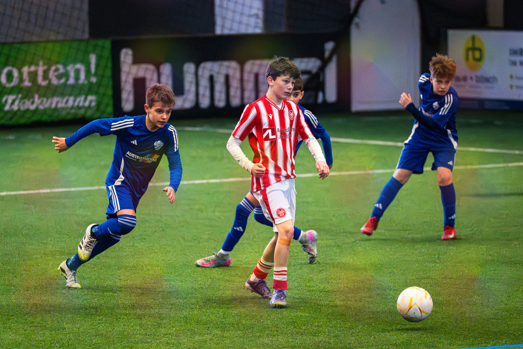 _BLR8825 | Professionelle Fußball- und Sportfotografie. Spielbilder online ansehen und kaufen – Einzelbilder oder komplette Galerien in hoher Qualität. - Realisiert mit Pictrs.com