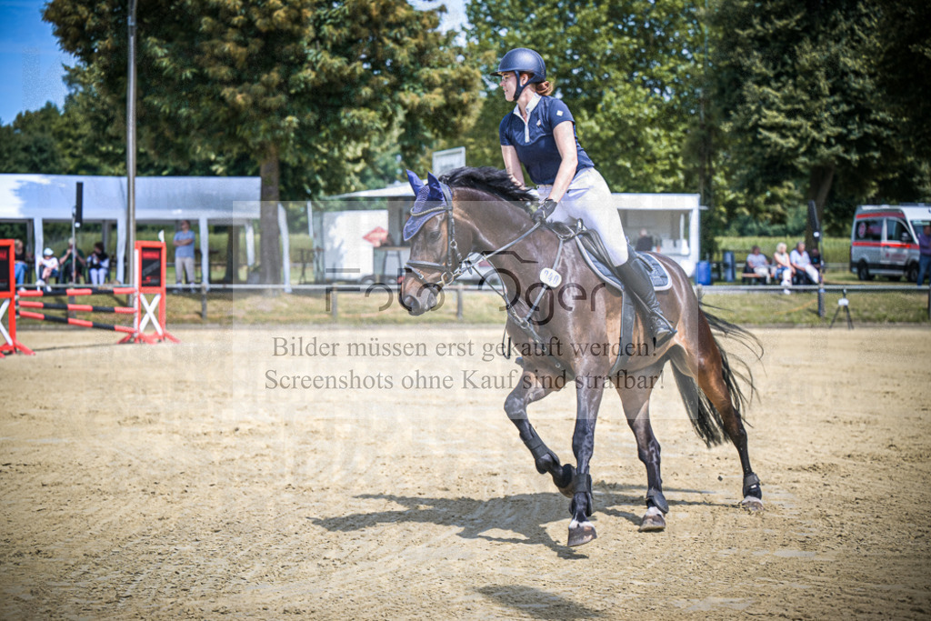 DOS_8786 | Entdecke hochwertige Reitturnierfotos von Foto Oger. Professionell, emotional und authentisch – jetzt Lieblingsmomente im Shop bestellen.Deutschlandweite Turnierfotografie. - Realisiert mit Pictrs.com