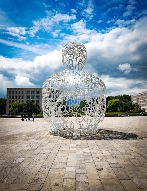 Uni_IMG_3879-Verbessert-SR | Kreative Fotografie von Fotoloft-MaciejRusinek aus Frankfurt am Main. Große Motivauswahl in individuell ausgewählten Formaten auf unterschiedlichen Materialien. Bestellen bequem online.
Preise sind variable, je nach Material und Größe. 
 - Realisiert mit Pictrs.com