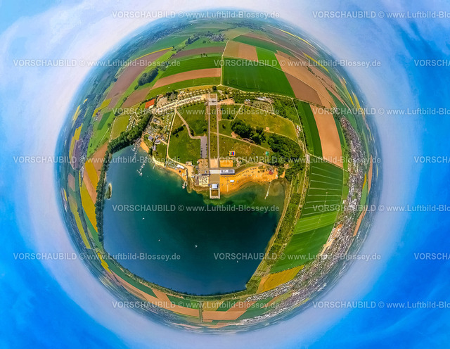 Zuelpich240590121SeeParkZuelpich | Luftbild, Zülpicher See, Wassersportsee und Seepark, Badestrand umgeben von Wiesen und Feldern, Erdkugel, Fisheye Aufnahme, Fischaugen Aufnahme, 360 Grad Aufnahme, tiny world, little planet, fisheye Bild, Zülpich, Nordrhein-Westfalen, Deutschland