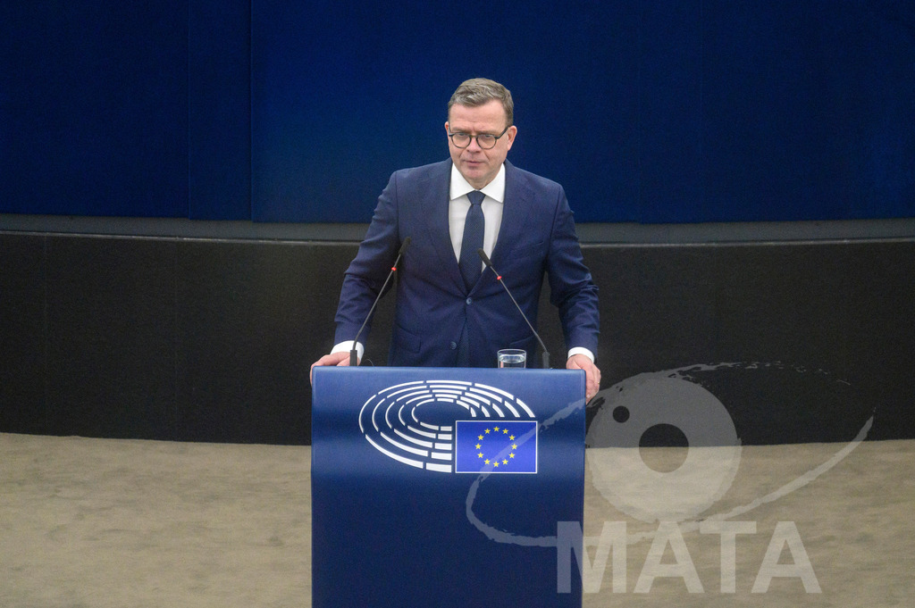 _DWI6387 | Finnischen Premierminister Petteri Orpo spricht vor dem Parlament im Plenarsaal des Europäischen Parlaments. Straßburg, 13.03.2024 - Realisiert mit Pictrs.com