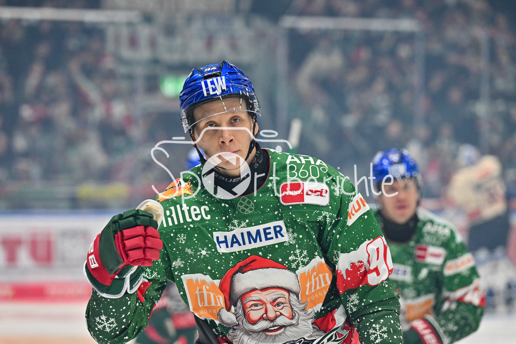 Augsburger Panther - Nürnberg Ice Tigers | Jubel der Hausherren nach dem Treffer zum 1-0 durch Anrei HAKULINEN (Augsburger Panther #94) / happy / Tor / Freude / Torschuetze / DEL: Augsburger Panther - Nuernberg Ice Tigers, Curt Frenzel Stadion am 06.12.2024