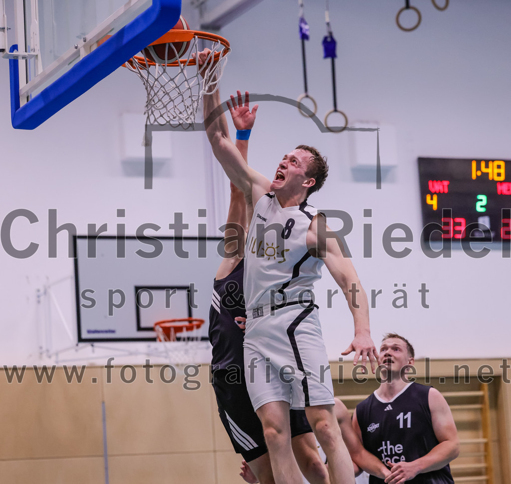 2026-01-31_020_TSV_Vaterstetten_gegen_TS_Herzogenaurach | Vaterstetten, Deutschland, 31.01.2026:Basketball, 2. Regionalliga Süd 2025 / 2026, 14. Spieltag, TSV Vaterstetten gegen TS Herzogenaurach, Endergebnis: 71:70Tom Hedden (TSV Vaterstetten, #8)Foto: Christian Riedel / fotografie-riedel.net