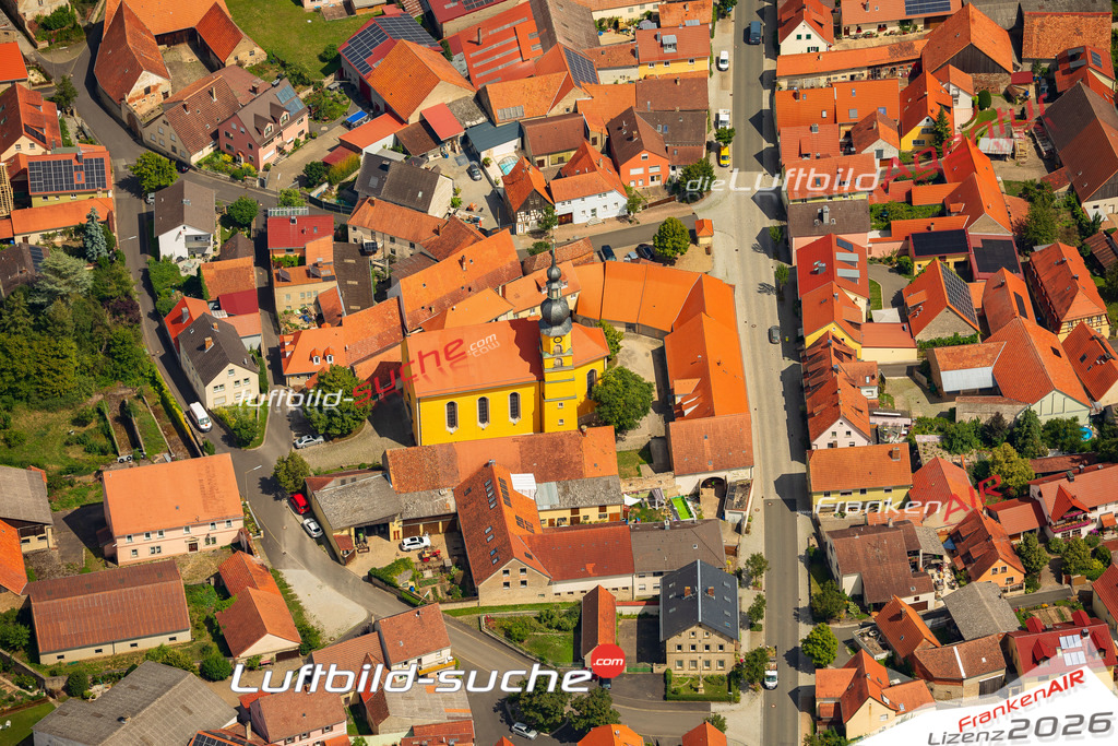 Luftaufnahme  Kirche  Willanzheim Das Luftbild wurde 2025 vom UL-Flugzeug heraus erstellt ( keine Drohne ) - Hochauflösende Luftaufnahme -Nicht vergleichbar mit Google Maps oder Satelittenbilder- Die Geschenkidee !Mit Lizenz und Bildrechte bestellbar