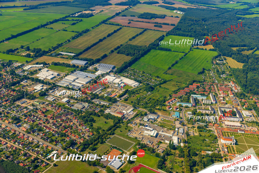Luftaufnahme der Stadt Ludwigslust - Die Luftaufnahme wurde 2025 vom UL-Flugzeug heraus erstellt ( keine Drohne ) - Hochauflösende Luftaufnahme - für professionelle Ausdrucke geeignet. Die Geschenkidee !Hier alle&nbsp;Infos zur Lizenzierung der LuftaufnahmeWir fliegen auch dieses Jahr wieder in Ihre Region um Luftbilder zu erstellen.- Luftbild anfragen