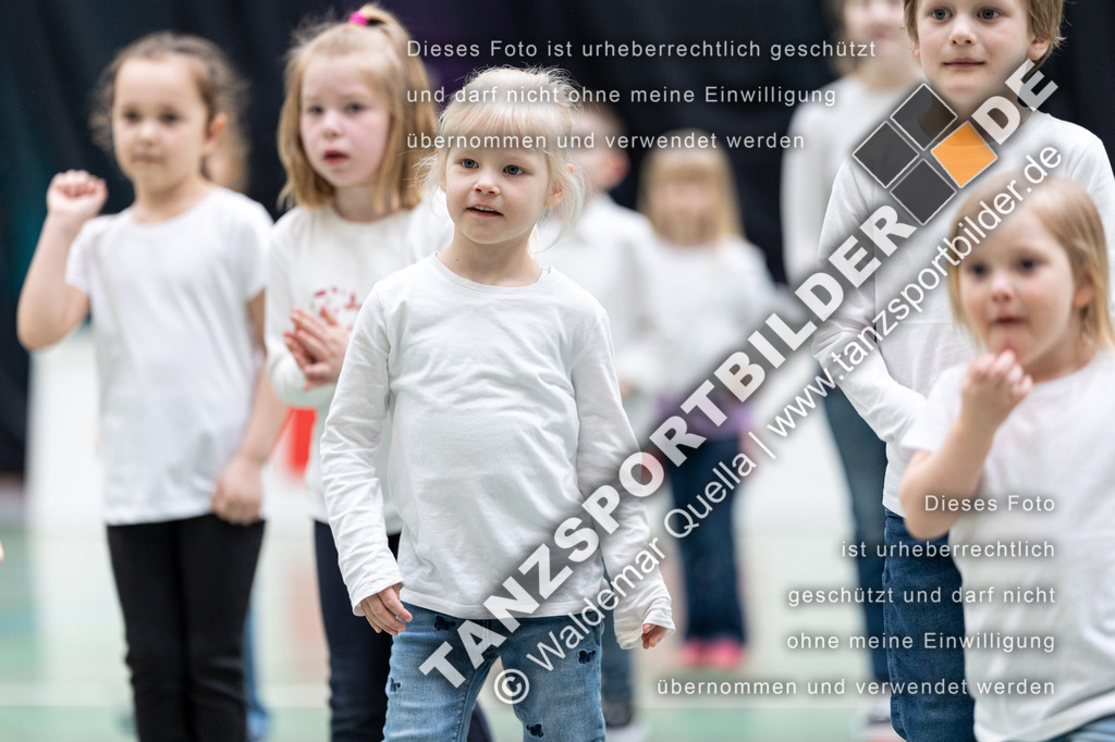 20240323-00006 | Hier finden Sie Tanz Bilder vom Latein und Standard Formationen tanzen. Sportbilder vom Tanzsport. Schöne Fotos und von Weltmeisterschaft, Europameisterschaft, Bundesliga, Regionalliga, Oberliga und Landesliga sowie von GOC Stuttgart, DanceComp, WM Bremen