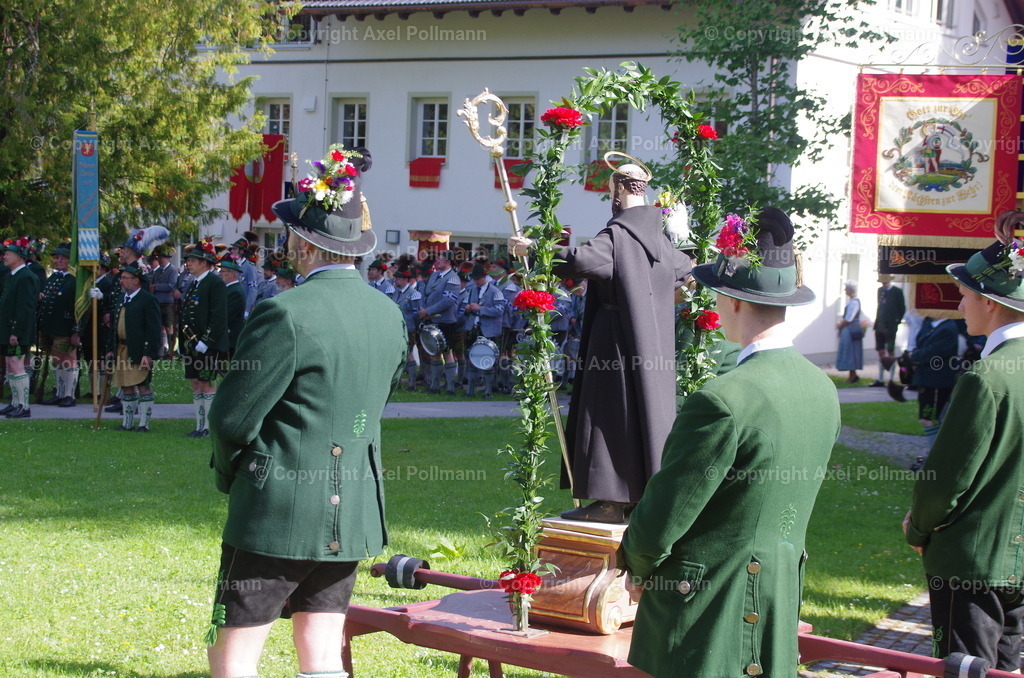 IMGP4896 | fotografiert von Axel PollmannLeonhardi Wallfahrt Benediktbeuern und Murnau, Fronleichnam, Fasching, Landschaft im Loisachtal und Benediktbeuern  - Realisiert mit Pictrs.com