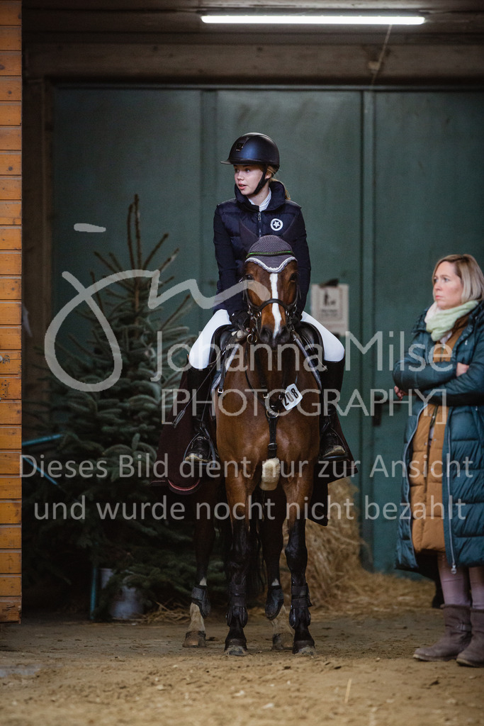 221127_Winterfestival_L-Spr_HPTTY-256 | Deine schönsten Turniermomente als professionelle Fotos! Entdecke hochwertige Pferdesport-Fotografie im Online-Shop. Jetzt Fotos finden & bestellen!