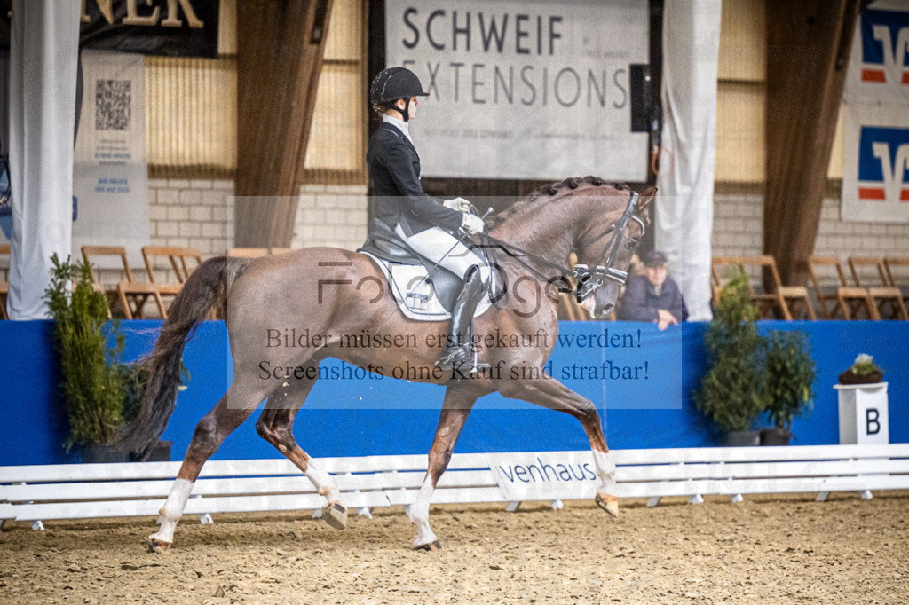 DOS_4036 | Entdecke hochwertige Reitturnierfotos von Foto Oger. Professionell, emotional und authentisch – jetzt Lieblingsmomente im Shop bestellen.Deutschlandweite Turnierfotografie. - Realisiert mit Pictrs.com