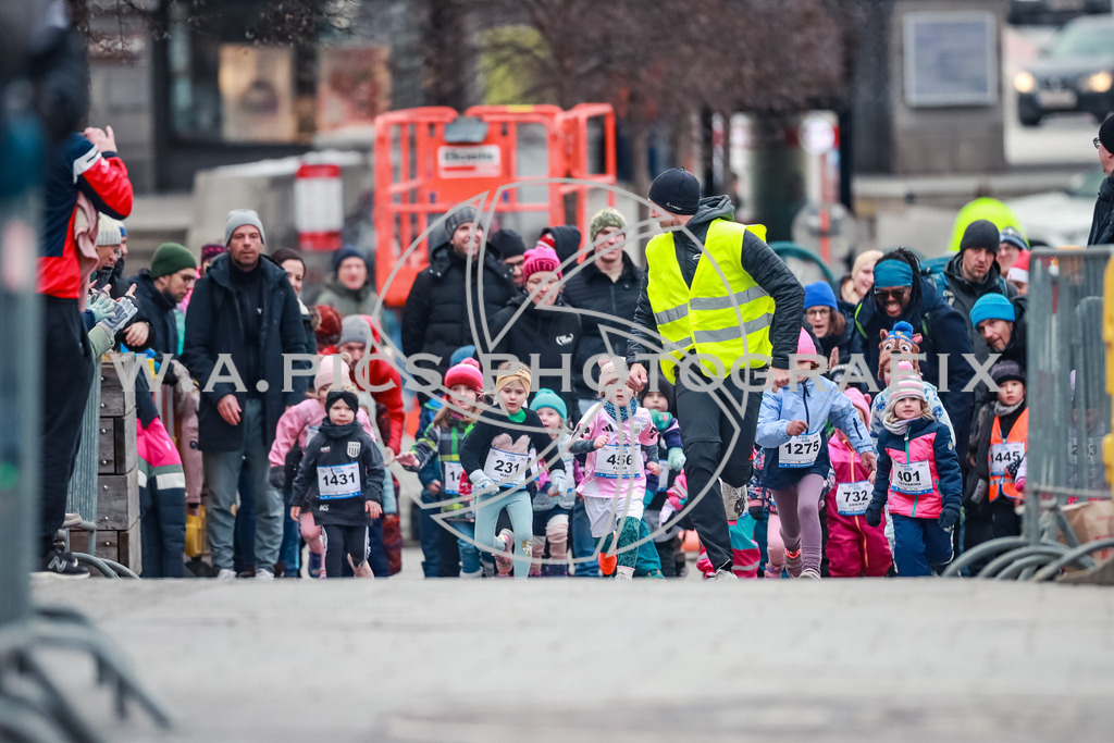 SILVESTERLAUF LINZ 25 | Linz, AUSTRIA, 31. Dezember 25, TRIRUN SILVESTERLAUF LINZ 25 , Image shows: 
Photo: WAPICS / BINDER Manuel