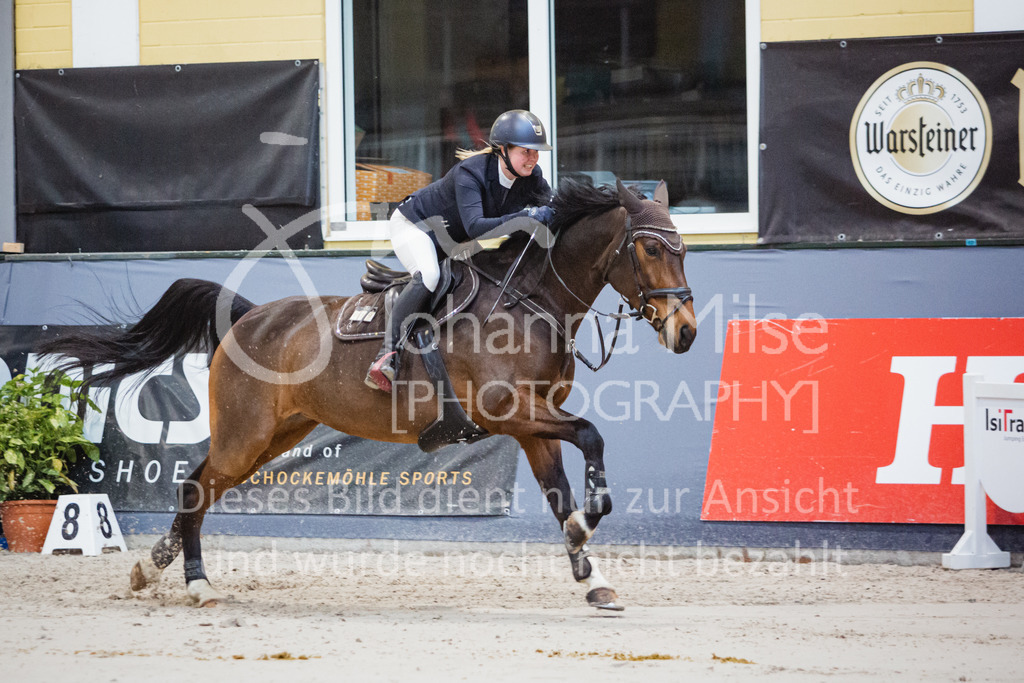 221112_Warstein_L-Spr-262 | Deine schönsten Turniermomente als professionelle Fotos! Entdecke hochwertige Pferdesport-Fotografie im Online-Shop. Jetzt Fotos finden & bestellen!