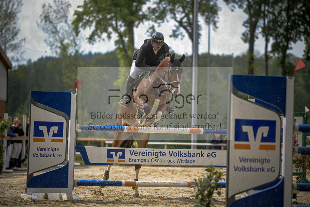 20240505-DOS_1827 | Entdecke hochwertige Reitturnierfotos von Foto Oger. Professionell, emotional und authentisch – jetzt Lieblingsmomente im Shop bestellen.Deutschlandweite Turnierfotografie. - Realisiert mit Pictrs.com