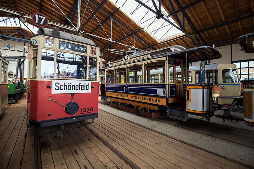 Straßenbahnmuseum Leipzig | Entdecke über 20 Kategorien Leipzig-Motive: Foto-Downloads, hochwertige Poster, Leinwand- & Fine-Art-Prints. Jetzt Lieblingsfoto im Bildlexikon Leipzig Shop bestellen!