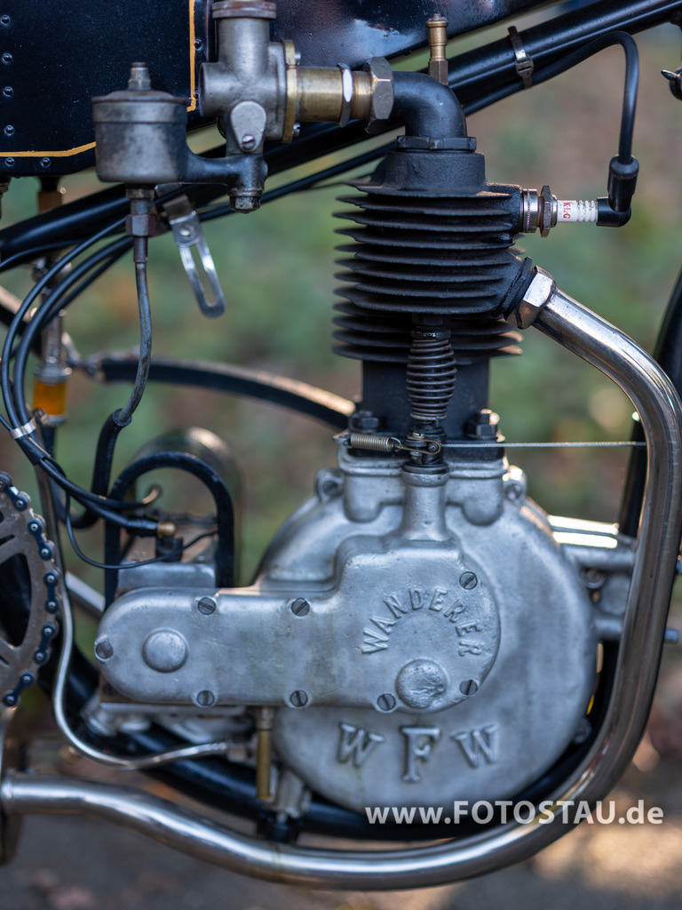 20251018-00066 | Syke Barrien 2025 Oldtimer Treffen - Realisiert mit Pictrs.com