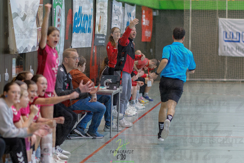 Hessenmeisterschaft wJC - Spiel um Platz 3; TuS Kriftel - SG Schenklengsfeld | Hessenmeisterschaft wJC - Spiel um Platz 3; TuS Kriftel - SG Schenklengsfeld am 22.03.2025 in Biedenkopf (Sporthalle Lahntalschule)Photo © 2025 - Jörg Heinrich - Realisiert mit Pictrs.com