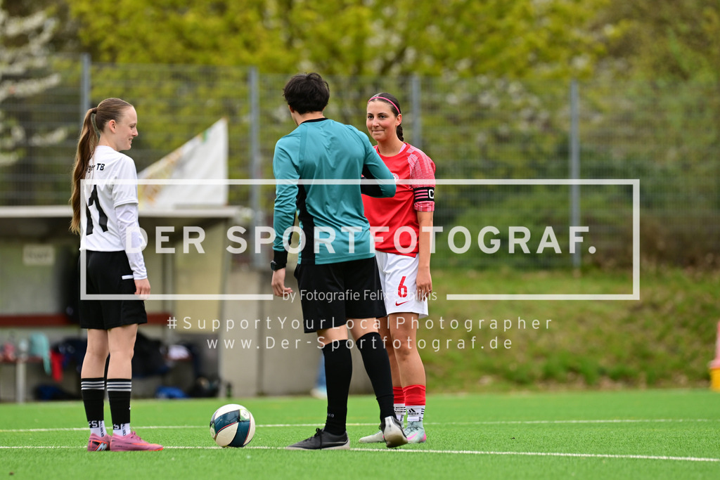 Fußball I Frauen I Saison 2025-2026 I Bezirksliga I 21. Spieltag I Harburger TB - Rahlstedter SC I 164276 | Der Sportfotograf. - Realisiert mit Pictrs.com