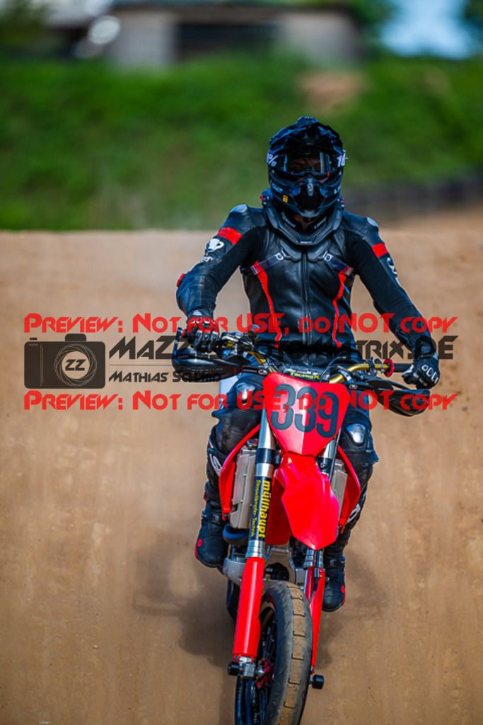 MaZZes_FotoMatrix_220528_5542 | Fotograf Mathias Schmid
Sportfotograf,
Eventfotograf,
Hochzeitsfotograf,
Portraitfotograf