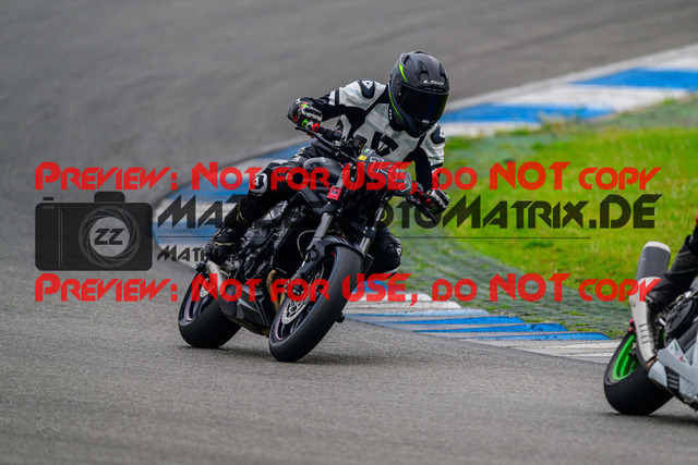 MaZZes_FotoMatrix_240521_6007705_2222 | GELB