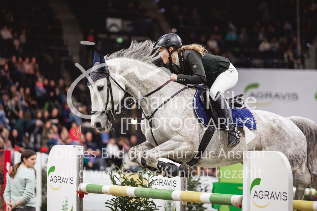 231028_Oldenburg_S1-Spr_Amateure-232 | Deine schönsten Turniermomente als professionelle Fotos! Entdecke hochwertige Pferdesport-Fotografie im Online-Shop. Jetzt Fotos finden & bestellen!