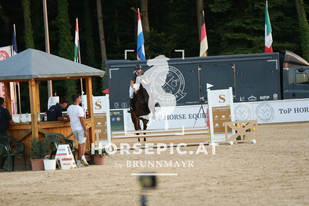 DL2Q5886 | Willkommen bei Brunnmayr - Design & Fotografie – Ihrem Spezialisten für Reitturniere und Pferdeveranstaltungen in Oberösterreich, Salzburg und Bayern! Seit über 17 Jahren sind wir leidenschaftlich dabei.