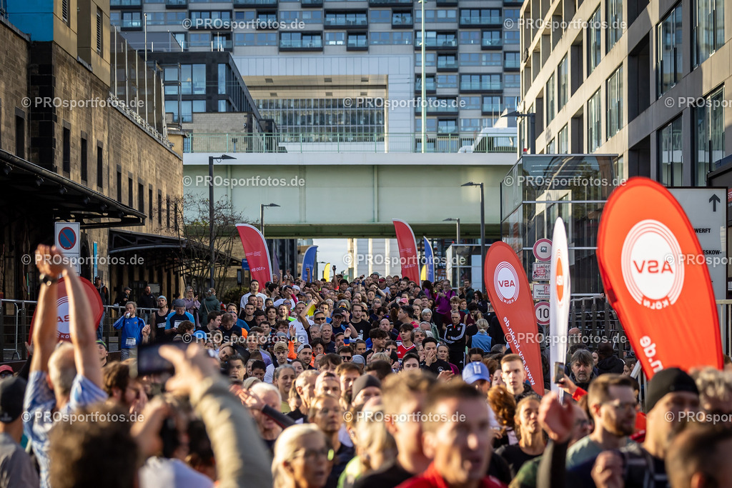 44. Kölner Brückenlauf; Koeln, 14.09.25 | Impressionen vom 44. Kölner Brückenlauf am 14.09.25 am Schokoladenmuseum in Koeln. Foto: BEAUTIFUL SPORTS/Leah Kohring