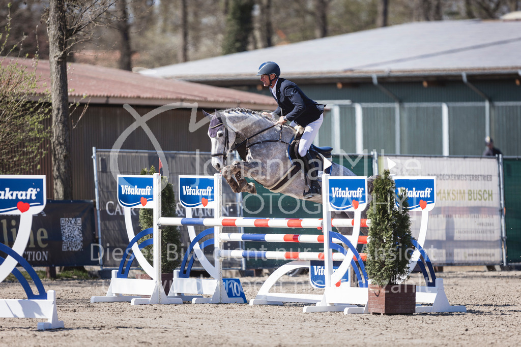 250408_Mühlen_SprPf-L-388 | Deine schönsten Turniermomente als professionelle Fotos! Entdecke hochwertige Pferdesport-Fotografie im Online-Shop. Jetzt Fotos finden & bestellen!