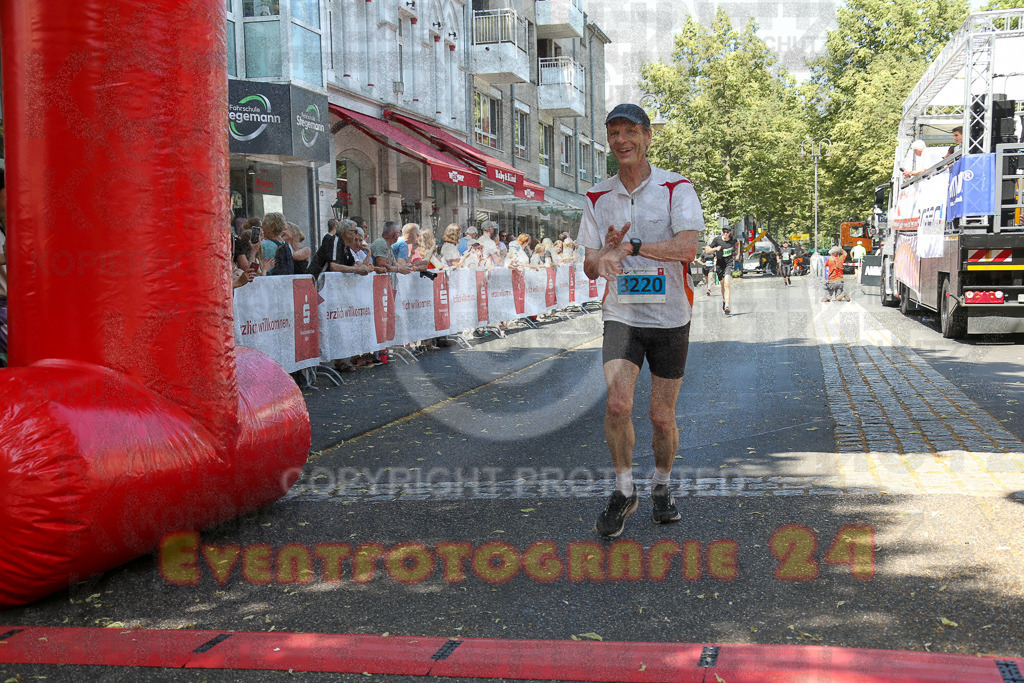 250621_1153_EX1_4276 | Sportfotografie im Rhein-Sieg Kreis, Köln, Bonn, NRW, Rheinland Pfalz, Hessen, etc. Unser Tätigkeitsfeld umfasst den Laufsport vom Volkslauf über den Marathon, Duathlon, Triathon bis zum Ultralauf wie Kölnpfad Ultra oder Schindertrail.